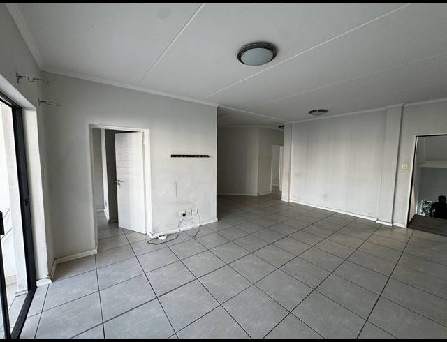 3 BEDROOM APARTMENT RENTED IN BRYANSTON